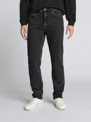 The Classic Straight Jean | Vintage Black