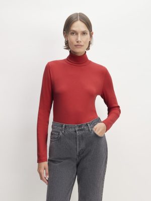 The Luxe Rib Turtleneck | Haute Red