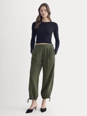 The Chino Jogger in Buttersoft | Dark Forest