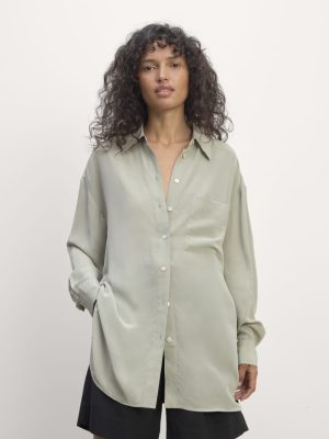 The Boyfriend Shirt in Washable Silk | Seagrass