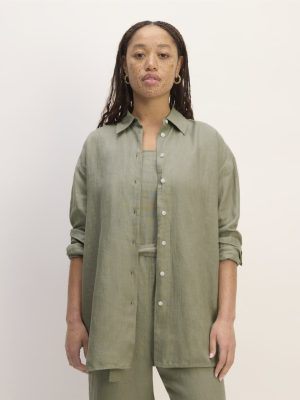 The Boyfriend Shirt in Linen | Sage Green