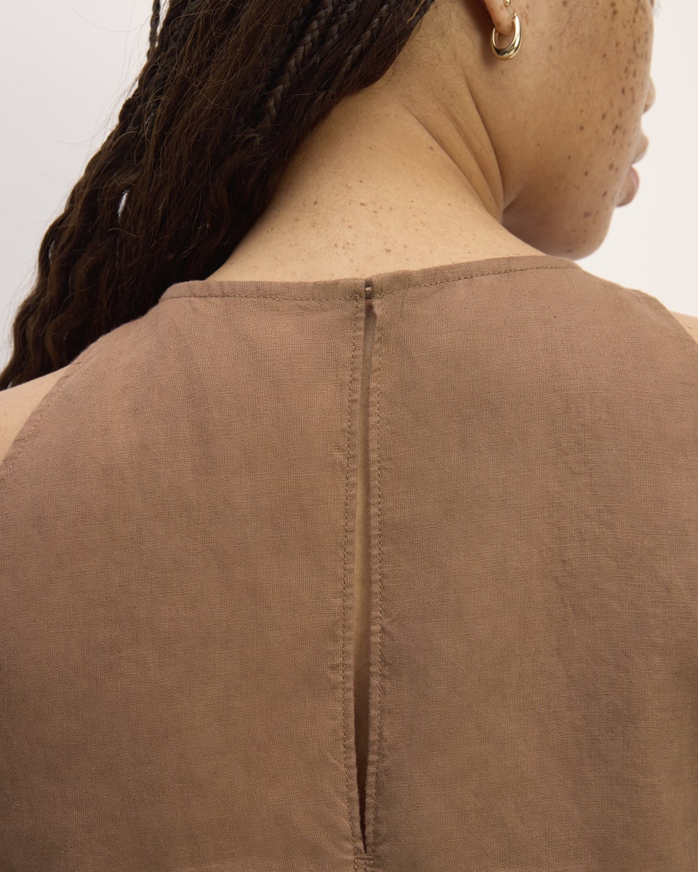 The Linen High-Neck Tank | Carob Brown - Image 4