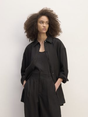 The Boyfriend Shirt in Linen | Black