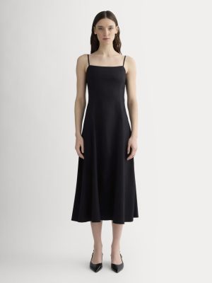 The Seamed Dress in Stretch Linen | Black