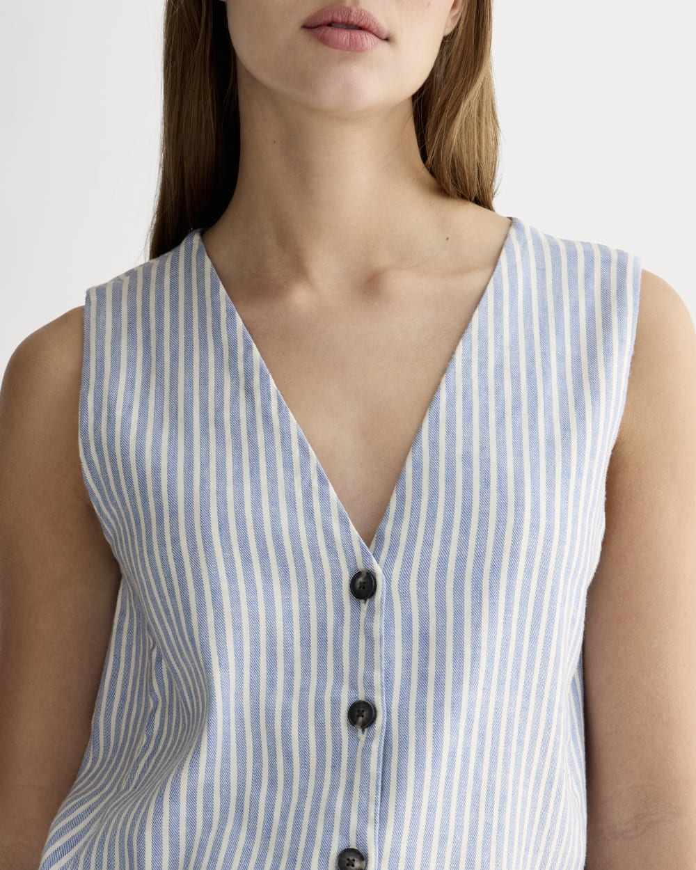 The Vest in Stretch Linen | Bluebell / Bone - Image 4