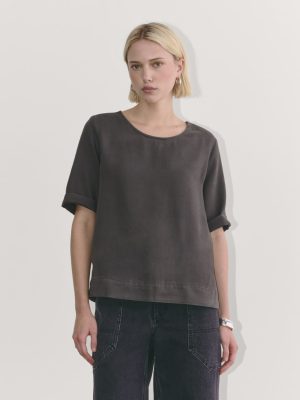 The Relaxed Tee in Buttersoft | Graphite