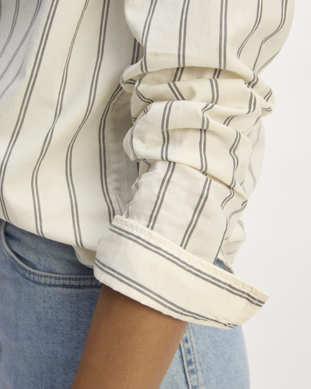 The Must-Have Shirt in Silky Cotton | Bone / Black - Image 5