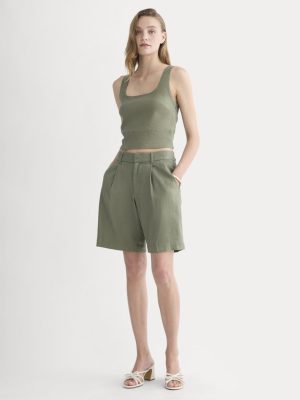 The Pleated Short in Stretch Linen | Lichen Green