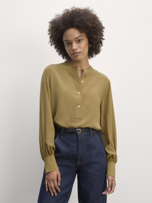 The Henley Shirt in Washable Silk | Fennel Seed