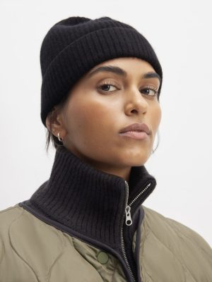 The Cashmere Fine Rib Beanie |  Black