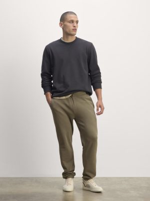 The Off-Duty Jogger | Kalamata