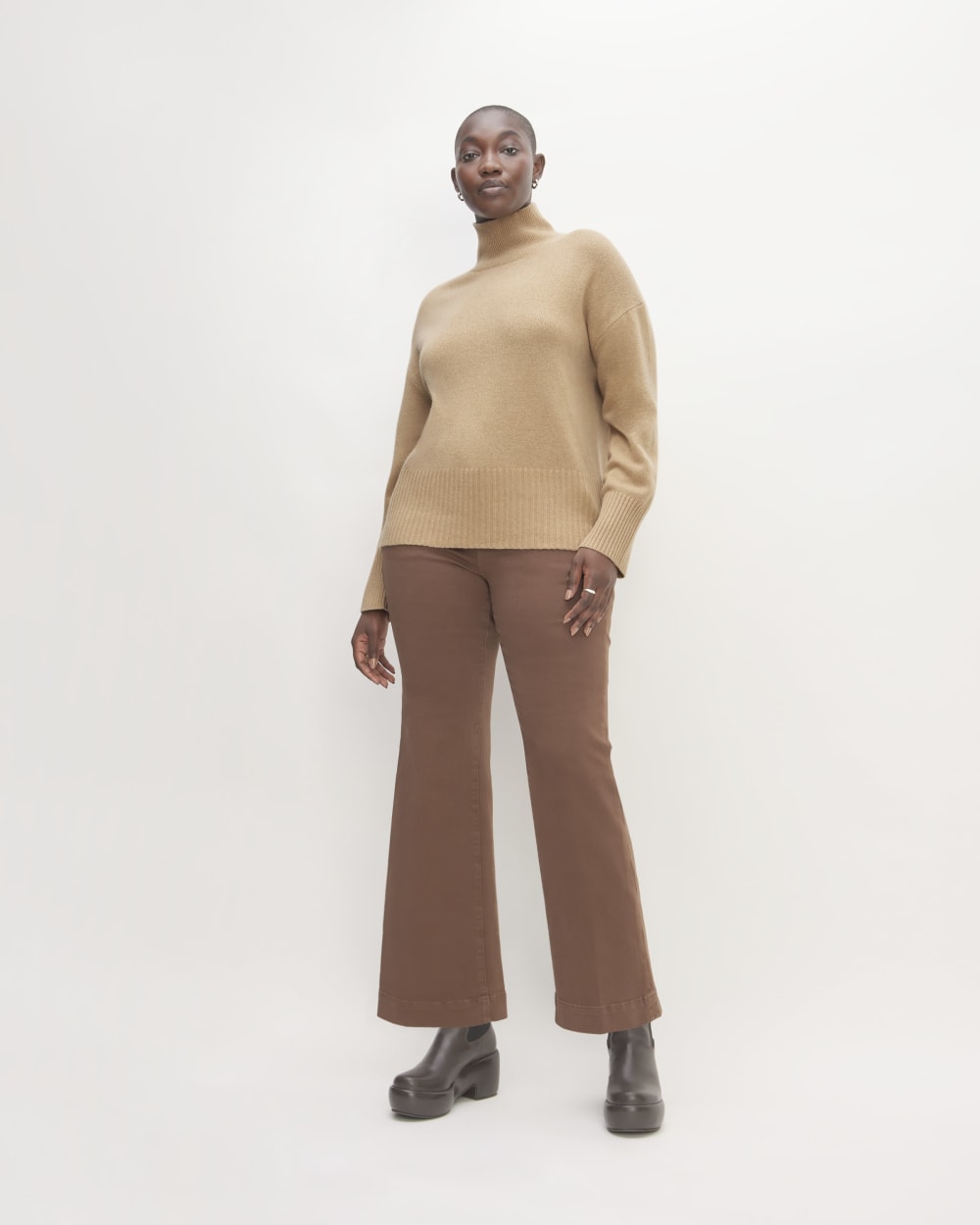 The Cashmere Oversized Turtleneck | Light Camel - Image 3