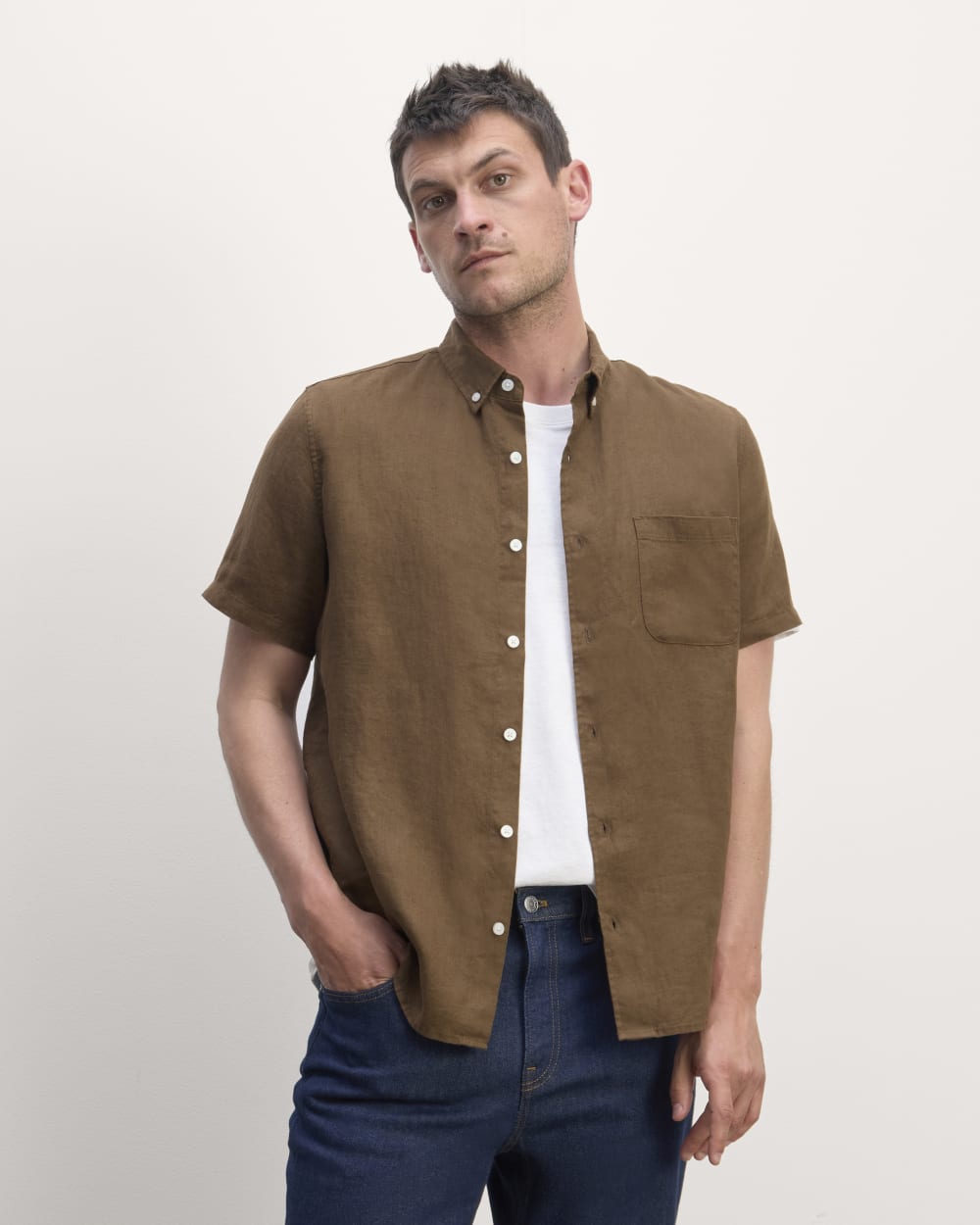 The Classic Short-Sleeve Shirt in Linen | Cocoa