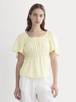 The Flutter-Sleeve Top in Stretch Linen | Light Yellow