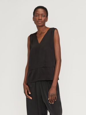 The Satin V-Neck Top | Black