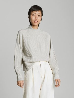 The Cashmere Ribbed Turtleneck | Pale Heathered Grey