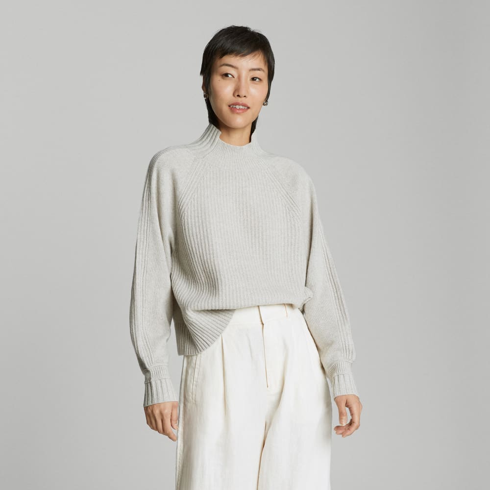 The Cashmere Ribbed Turtleneck | Pale Heathered Grey