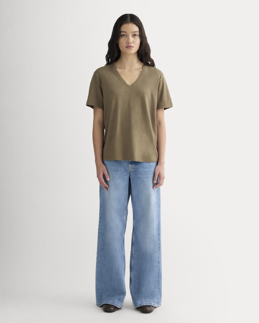The Slouchy V-Neck Tee in Cotton Linen | Deep Taupe - Image 3