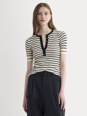 The Short-Sleeve Henley in Ultrasoft Merino | Parchment / Black