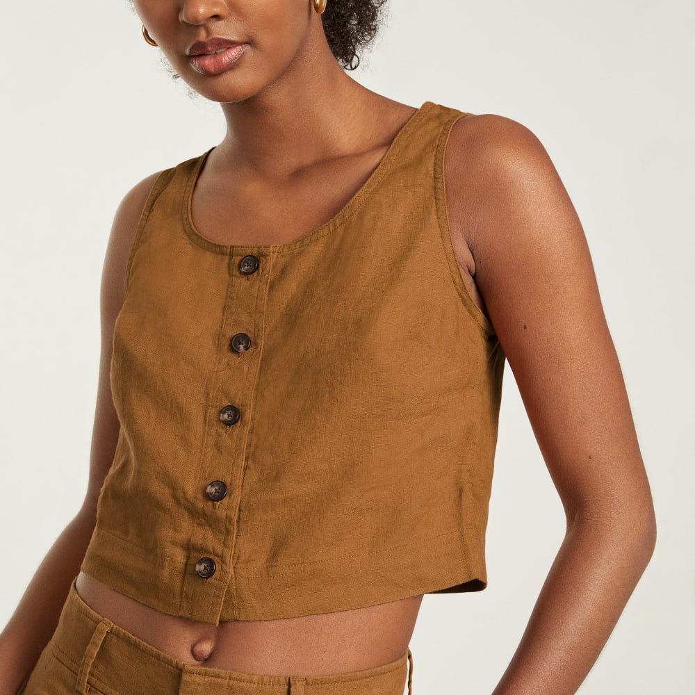 The Linen Button-Front Crop Tank | Tawny Brown - Image 4
