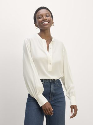 The Henley Shirt in Washable Silk | Off-White