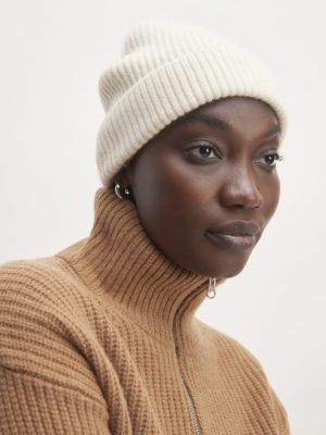 The Cashmere Fine Rib Beanie | Bone