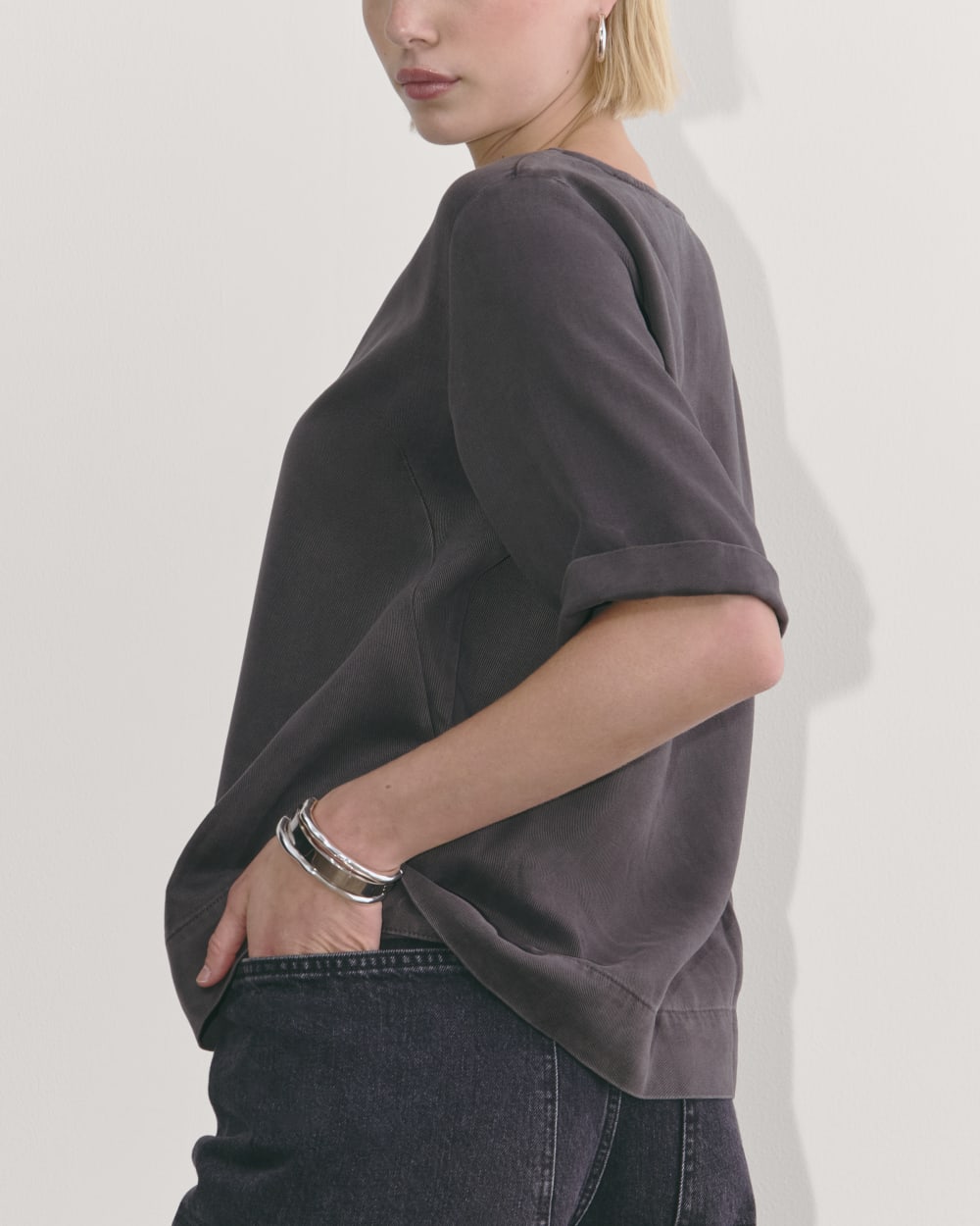 The Relaxed Tee in Buttersoft | Graphite - Image 6