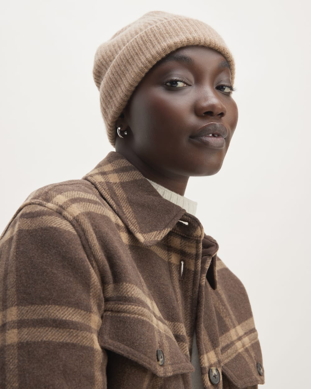 The Cashmere Fine Rib Beanie | Heathered Woodsmoke - Image 5