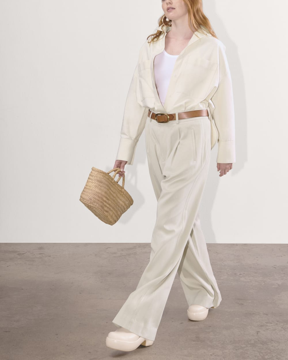 The Draper Pleated Pant in Buttersmooth | Sandstone | 30 Inseam - Image 3