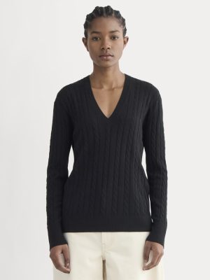 The Cable V-Neck in Cotton Cashmere | Black