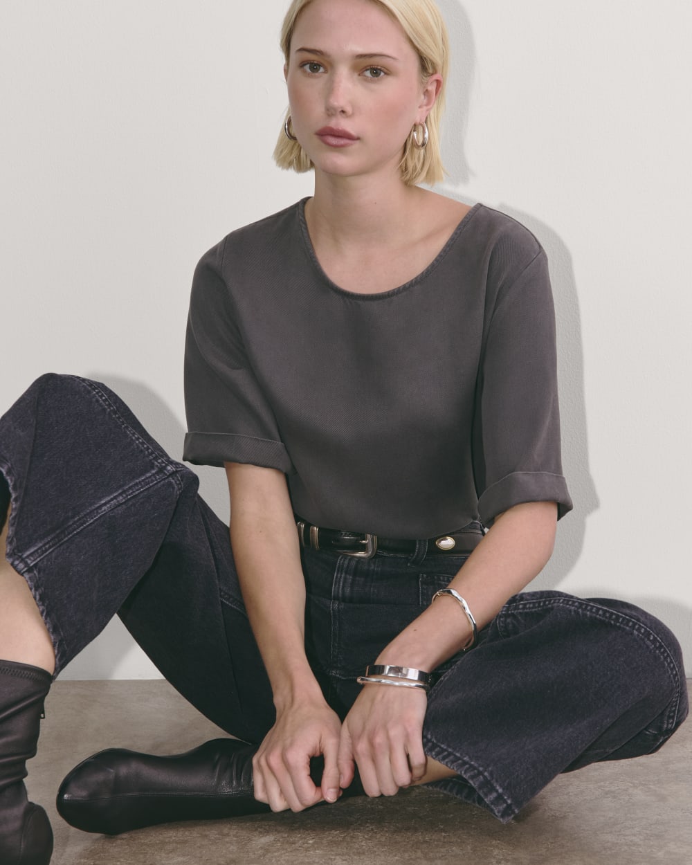 The Relaxed Tee in Buttersoft | Graphite - Image 5