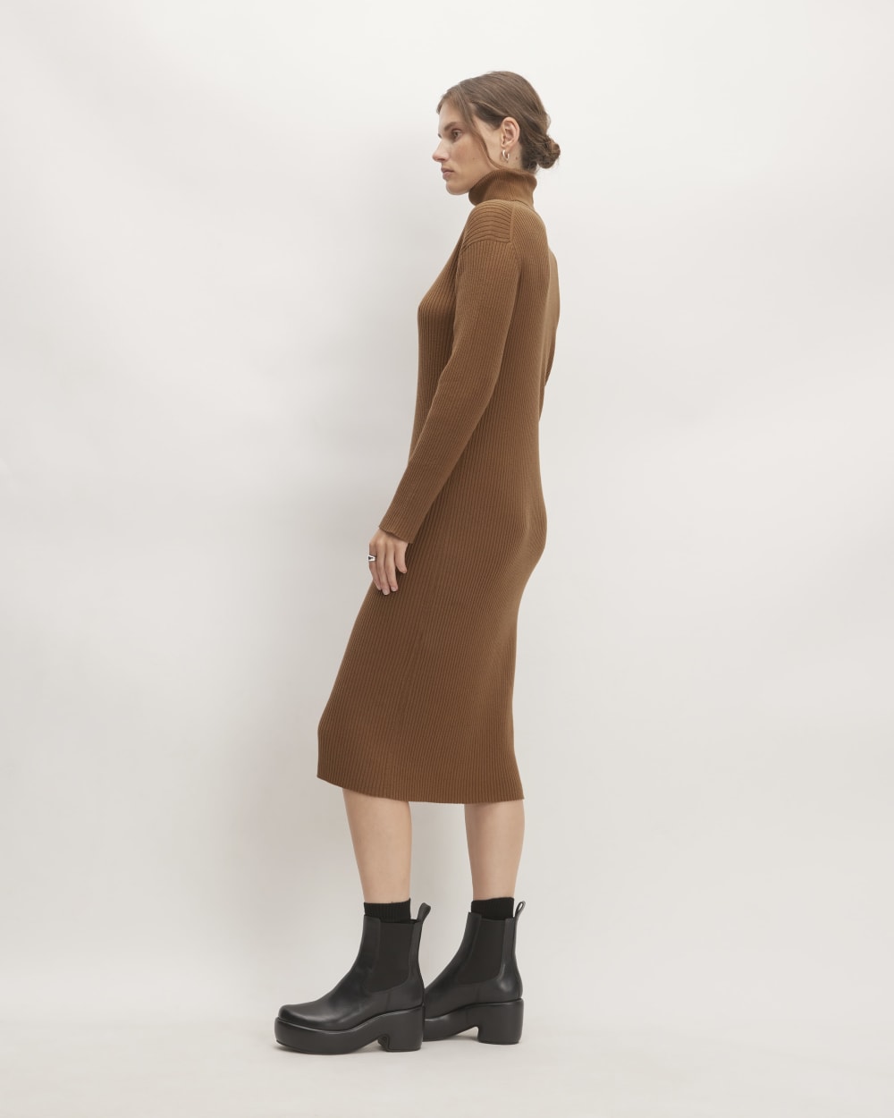 The Cotton-Merino Turtleneck Dress | Rich Camel - Image 4