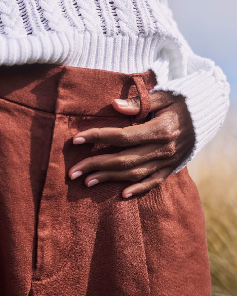 The Pleated Short in Stretch Linen | Cedarwood - Image 8