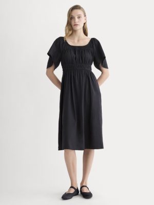 The Flutter-Sleeve Dress in Stretch Linen | Black
