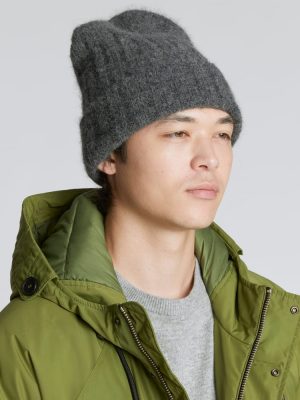 The Alpaca Beanie | Dark Charcoal