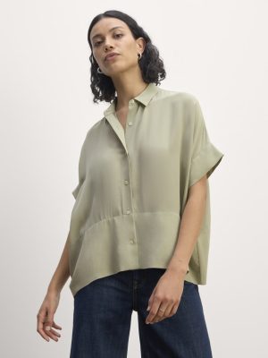 The Boxy Shirt in Washable Silk | Seagrass