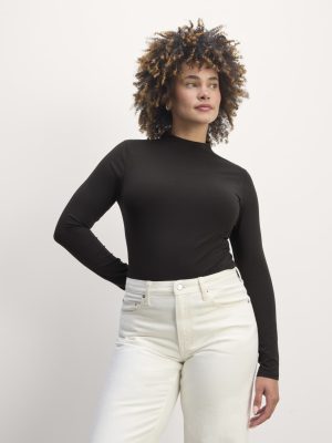 The Form Funnel-Neck Tee | Black