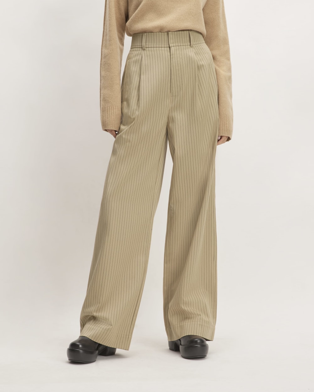 The Draper Pleated Pant in Buttersmooth | Cornstalk / Black | 32 Inseam - Image 3
