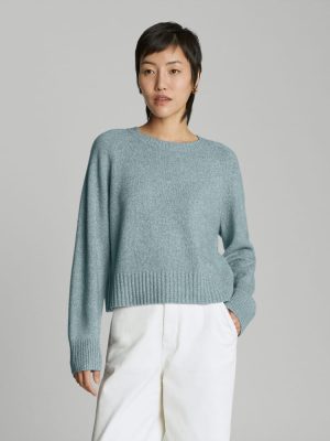 The Cashmere Boxy Crew | Spring Lake Twist
