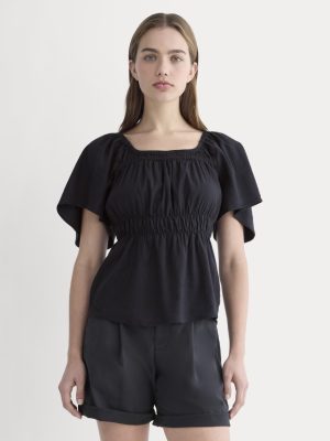 The Flutter-Sleeve Top in Stretch Linen | Black