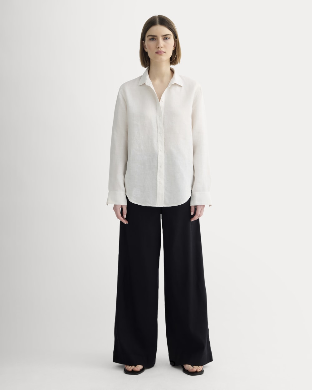 The Must-Have Shirt in Linen | Natural Chambray - Image 3