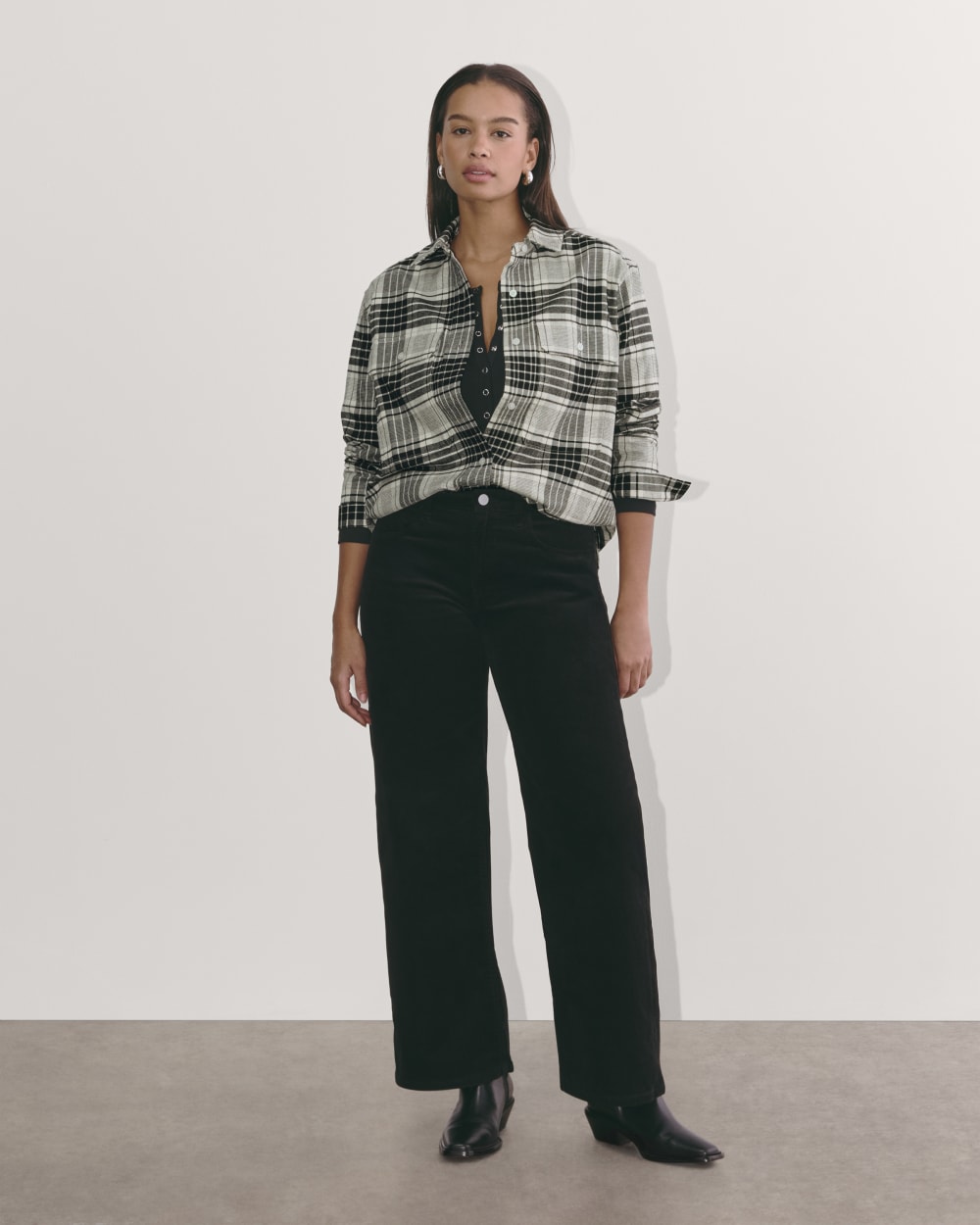 The Boyfriend Shirt in Flannel | Light Heather Oat / Black - Image 4