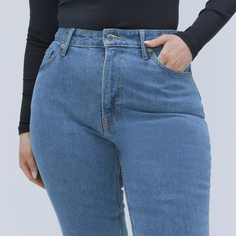 The Cheeky Hourglass Jean | Stone-Washed Sky | 26.5 Inseam - Image 4